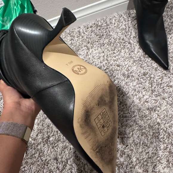 Women's Black Slouchy Knee-High Pointed Toe Boots - Picture 5 of 9